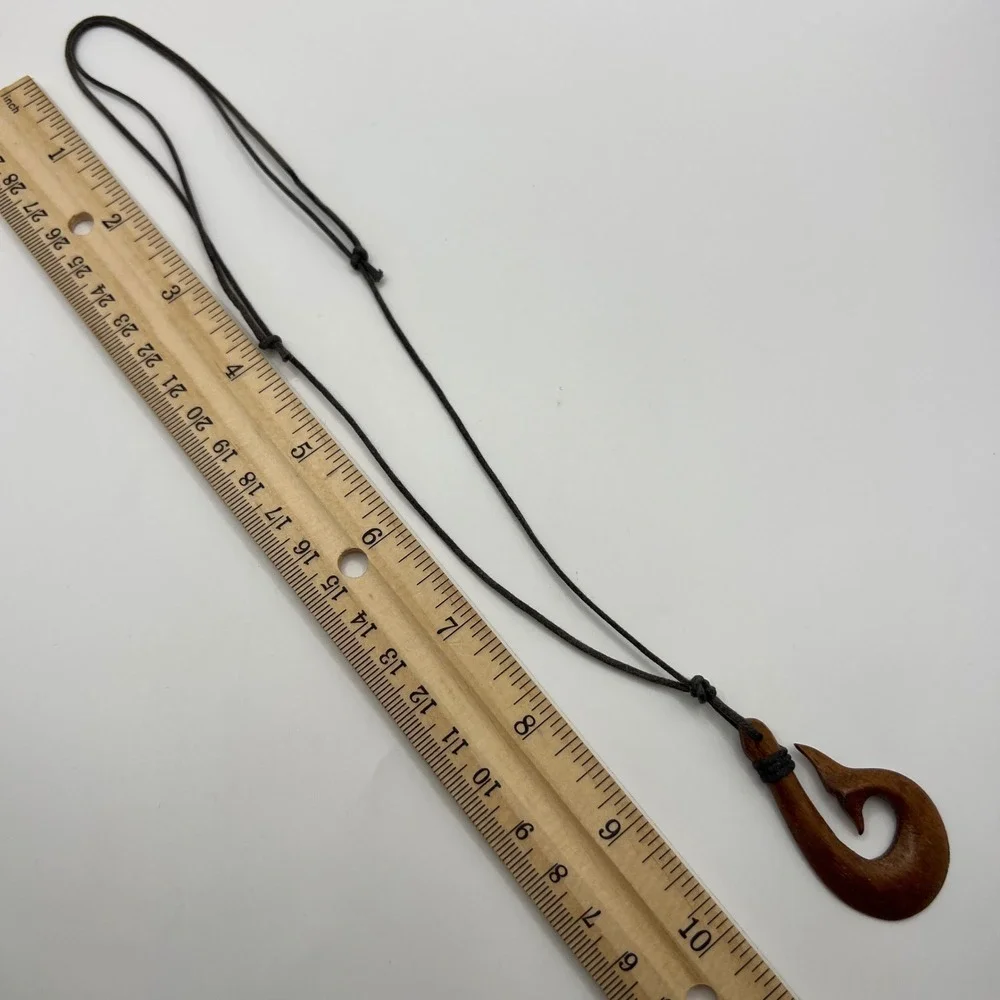 Hawaiian Makau Fish Hook Wood Pendant Necklace Hand Carved Adjustable Cord